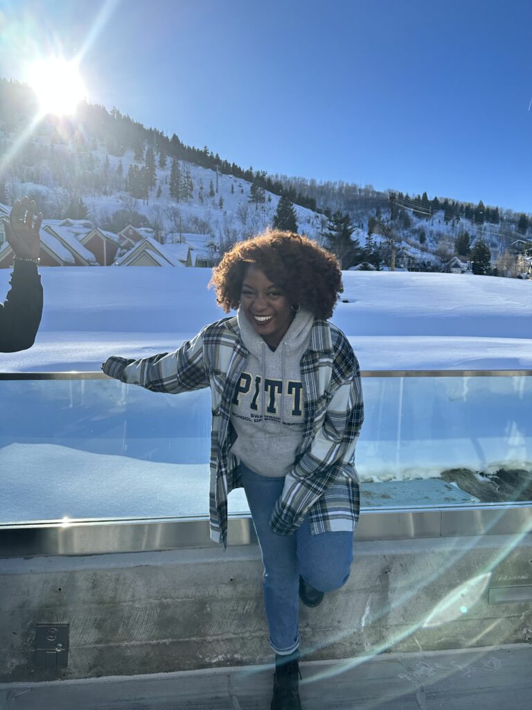 Ademusoyo, a notion consultant that create notion template for small business owners is in Utah for a ski trip.